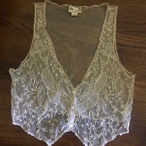 Lace vest in very good condition